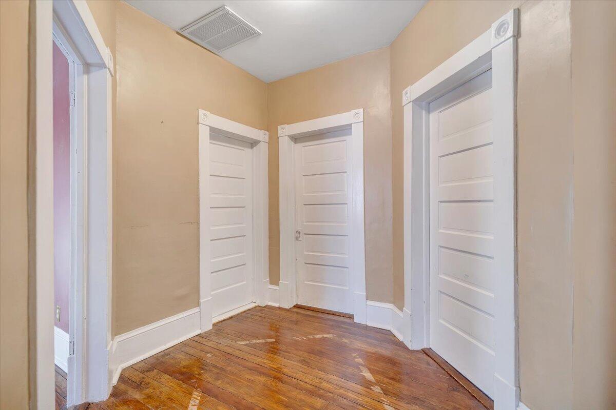 518 Walnut Avenue Southwest Roanoke, VA 24016 - Photo 13 of 42 27-MIB04600