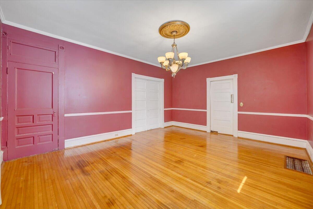 518 Walnut Avenue Southwest Roanoke, VA 24016 - Photo 2 of 42 16-MIB04552