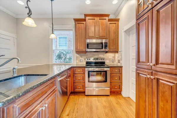 $420,000 | 518 Walnut Avenue Southwest, Roanoke, VA 24016