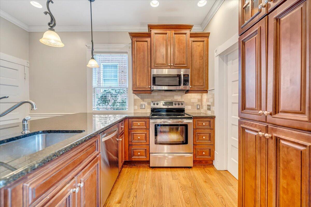 518 Walnut Avenue Southwest Roanoke, VA 24016 - Photo 7 of 42 21-MIB04573