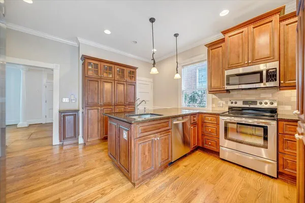$420,000 | 518 Walnut Avenue Southwest, Roanoke, VA 24016