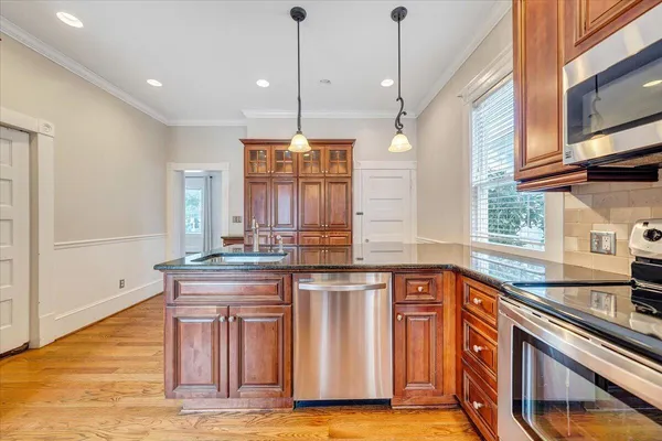 $420,000 | 518 Walnut Avenue Southwest, Roanoke, VA 24016