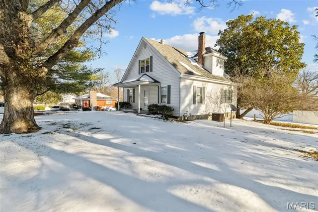 $245,000 | 2438 Creve Coeur Mill Road, Maryland Heights, MO 63043