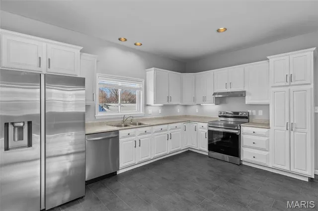 $245,000 | 2438 Creve Coeur Mill Road, Maryland Heights, MO 63043