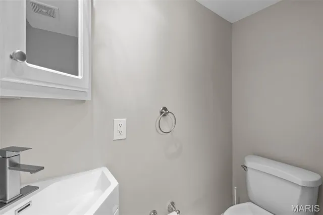 $245,000 | 2438 Creve Coeur Mill Road, Maryland Heights, MO 63043