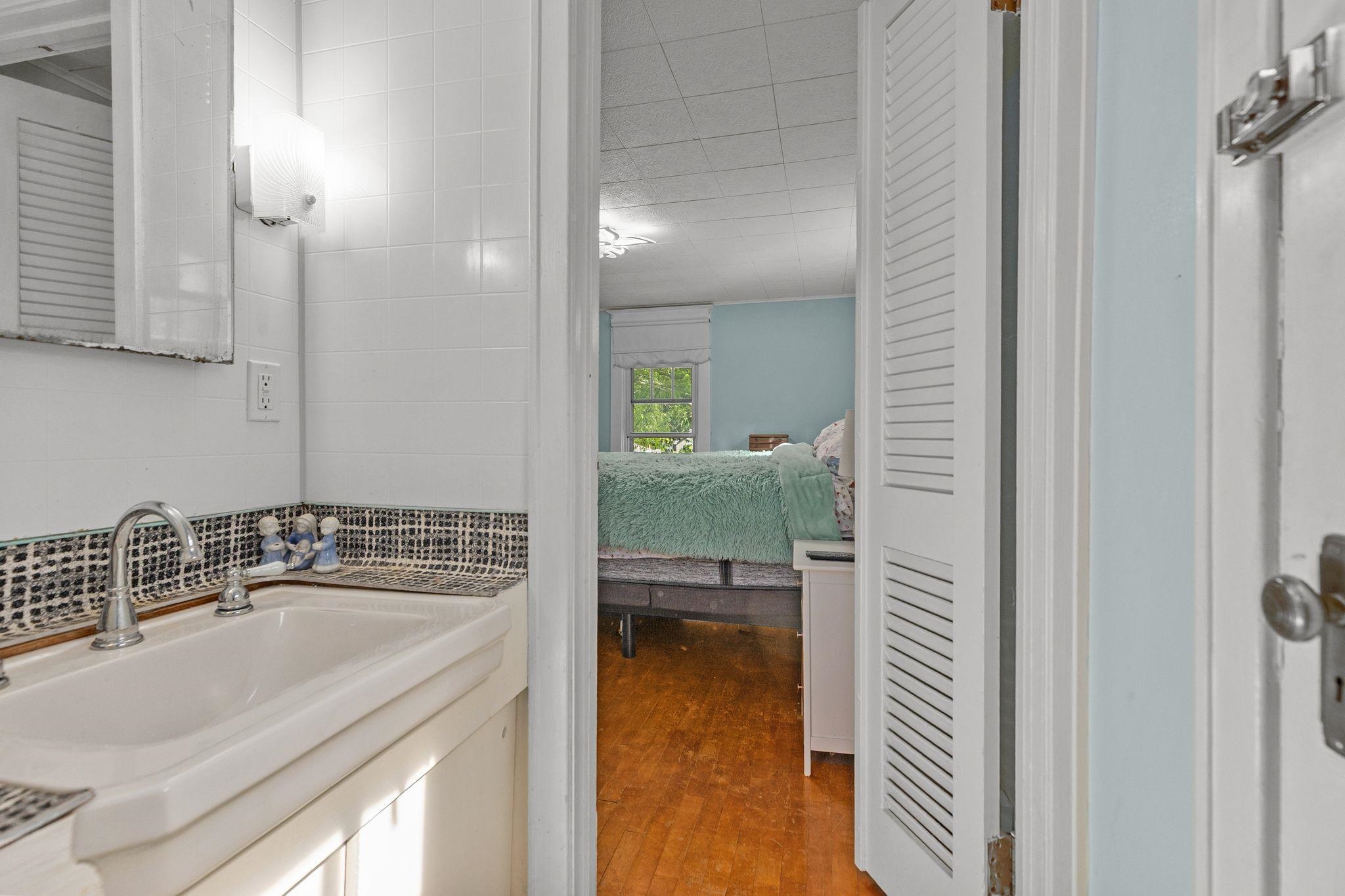 707 East Brewster Street Appleton, WI 54911 - Photo 17 of 39
