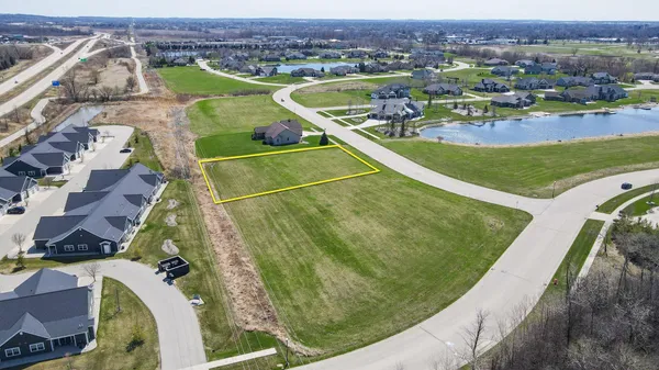 $70,000 | 531 South Country Lane, Unit 36, Fond du Lac, WI 54935