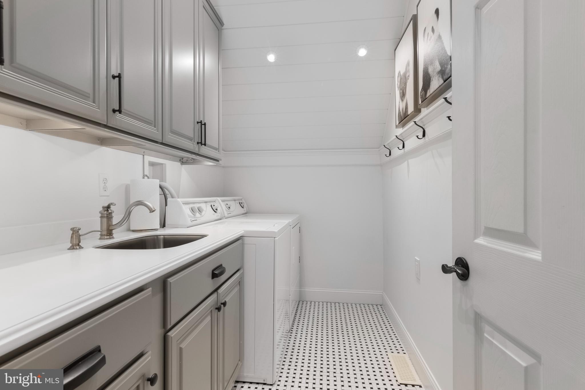 704 Strawbridge Lane Wayne, PA 19087 - Photo 84 of 102 Nicest laundry you will ever see!