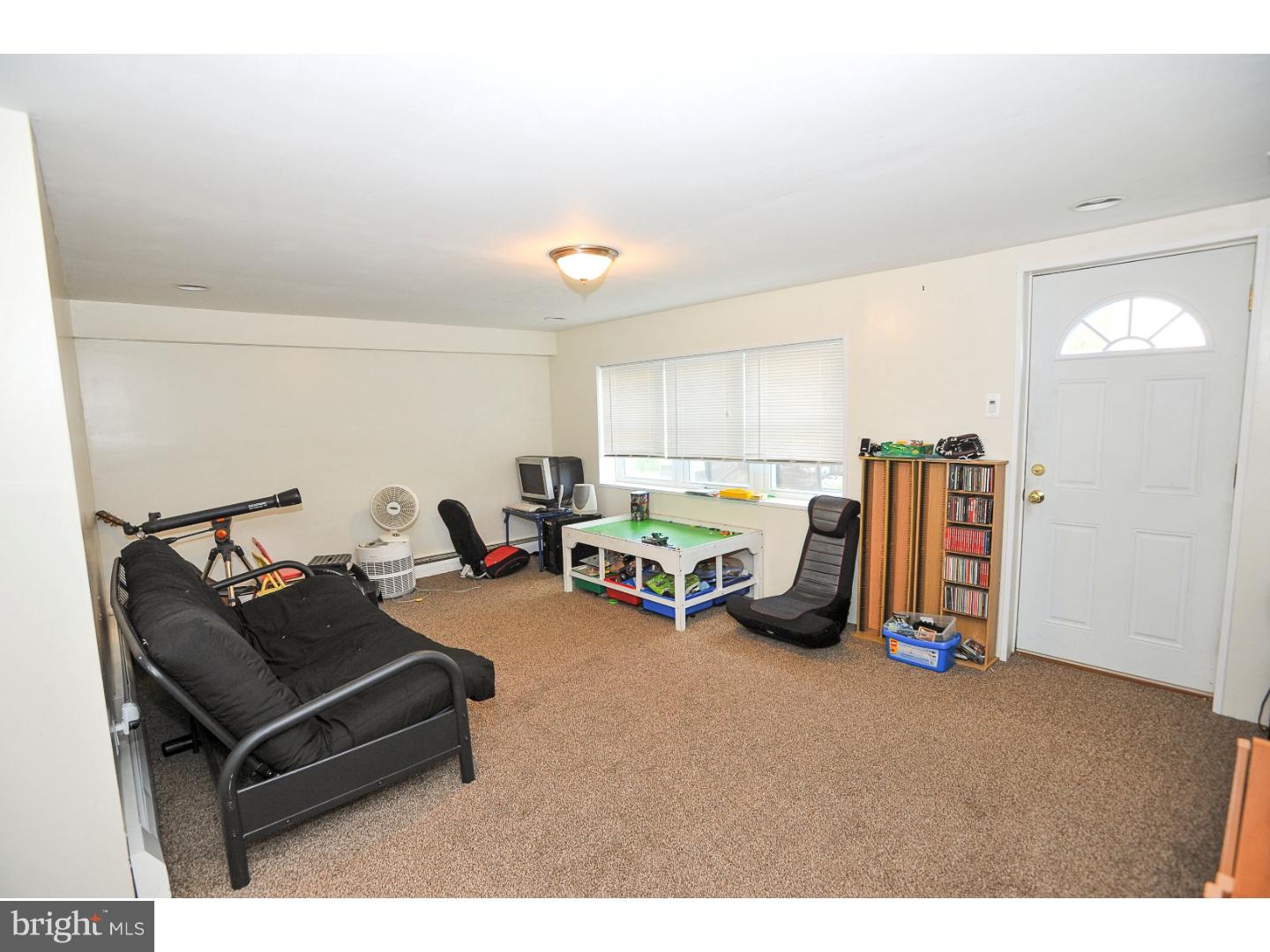 3411 Brookview Road Philadelphia, PA 19154 - Photo 19 of 25 Family Room