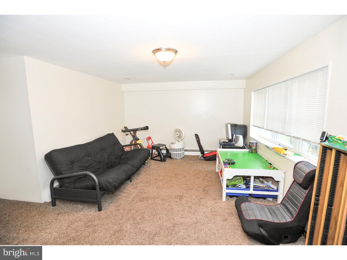 3411 Brookview Road Philadelphia, PA 19154 - Photo 20 of 25 Family Room