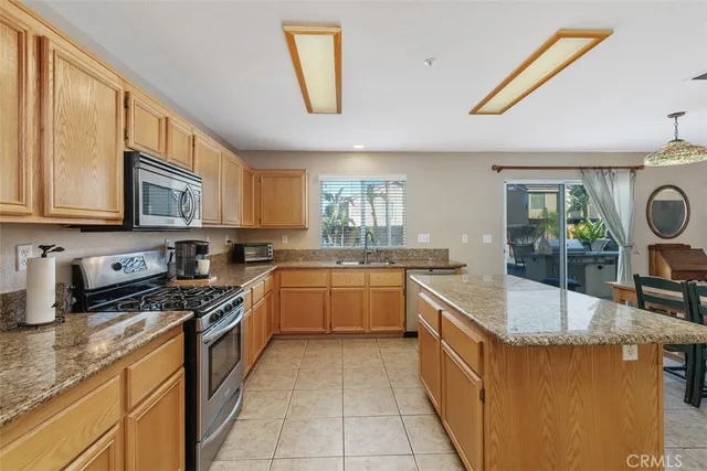 $749,000 | 952 Camino Del Sol, Riverside, CA 92508