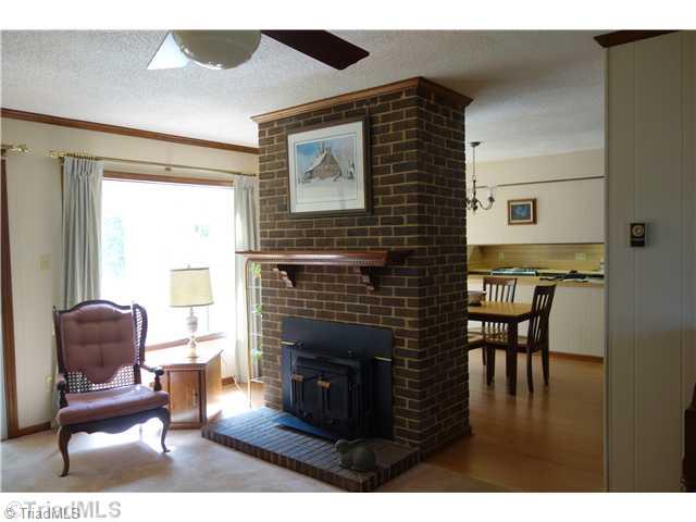 3738 Fieldview Road Pleasant Garden, NC 27313 - Photo 14 of 15 Living Room.
