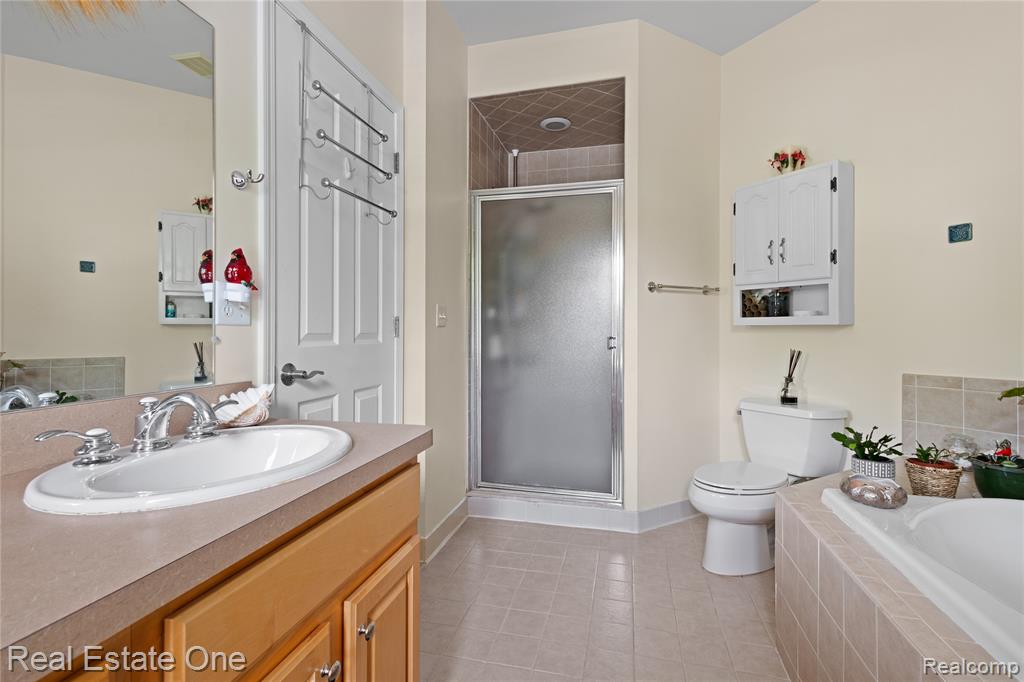 731 East Bluff Court Rochester Hills, MI 48306 - Photo 19 of 39