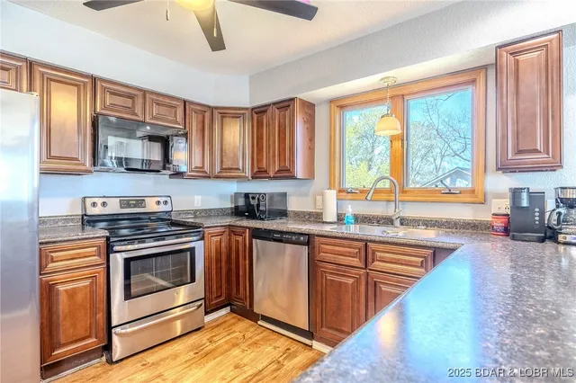 $450,000 | 2124 Bittersweet Road, Lake Ozark, MO 65049