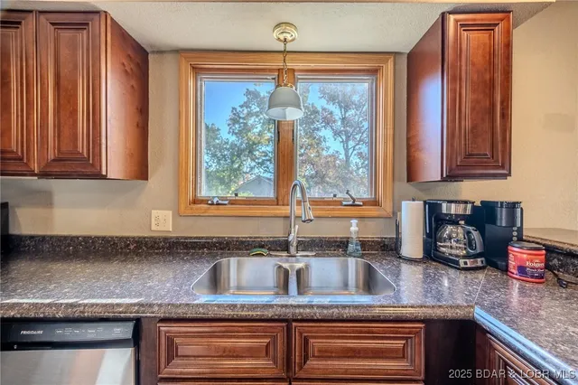 $450,000 | 2124 Bittersweet Road, Lake Ozark, MO 65049