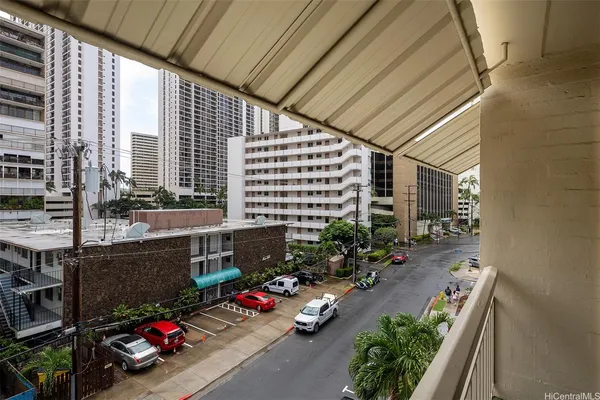 $2,000 | 240 Liliʻuokalani Avenue, Unit 401, Honolulu, HI 96815