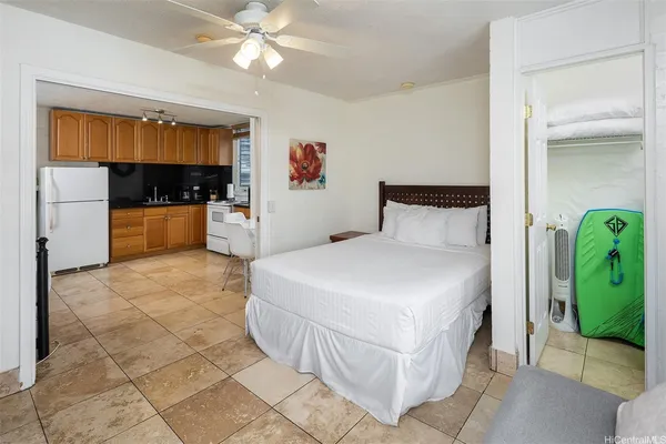 $2,000 | 240 Liliʻuokalani Avenue, Unit 401, Honolulu, HI 96815