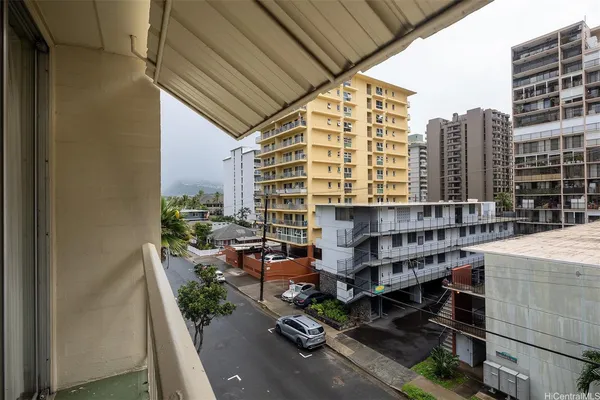 $2,000 | 240 Liliʻuokalani Avenue, Unit 401, Honolulu, HI 96815
