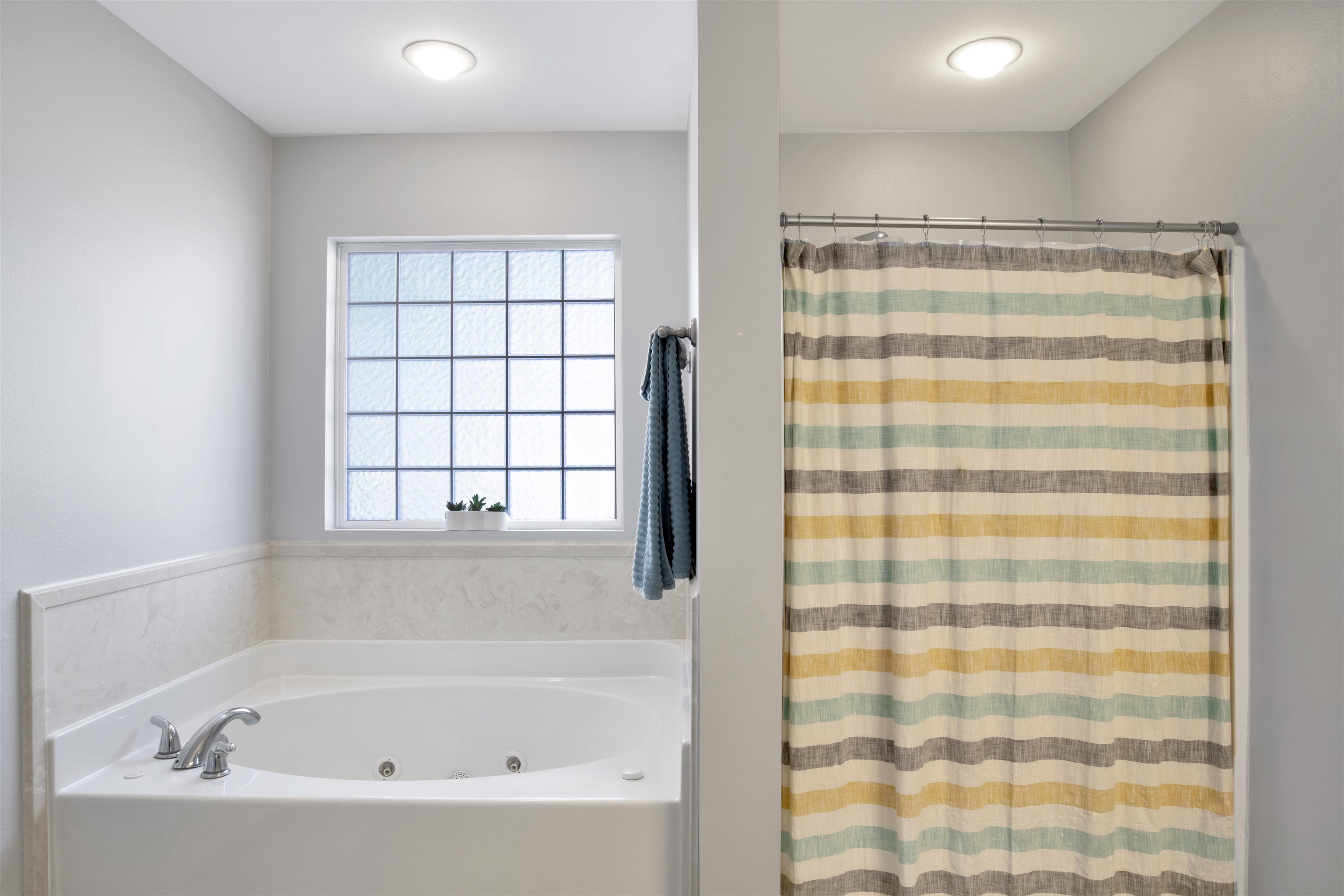 7145 Raintree Lane Gulf Shores, AL 36542 - Photo 15 of 25 Bathroom