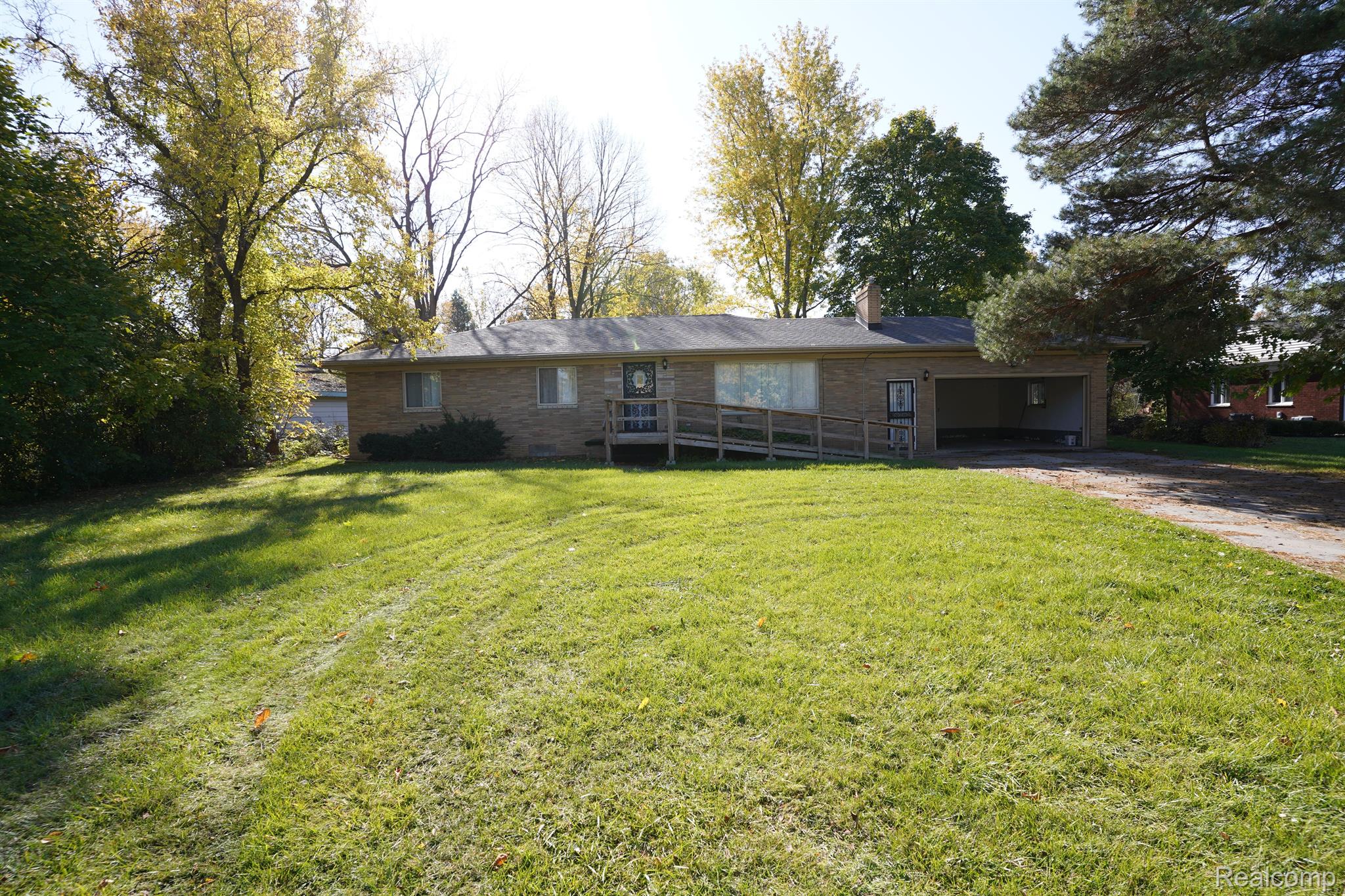3367 Mackin Road Flint, MI 48504 - Photo 2 of 19 Gallery Image 2