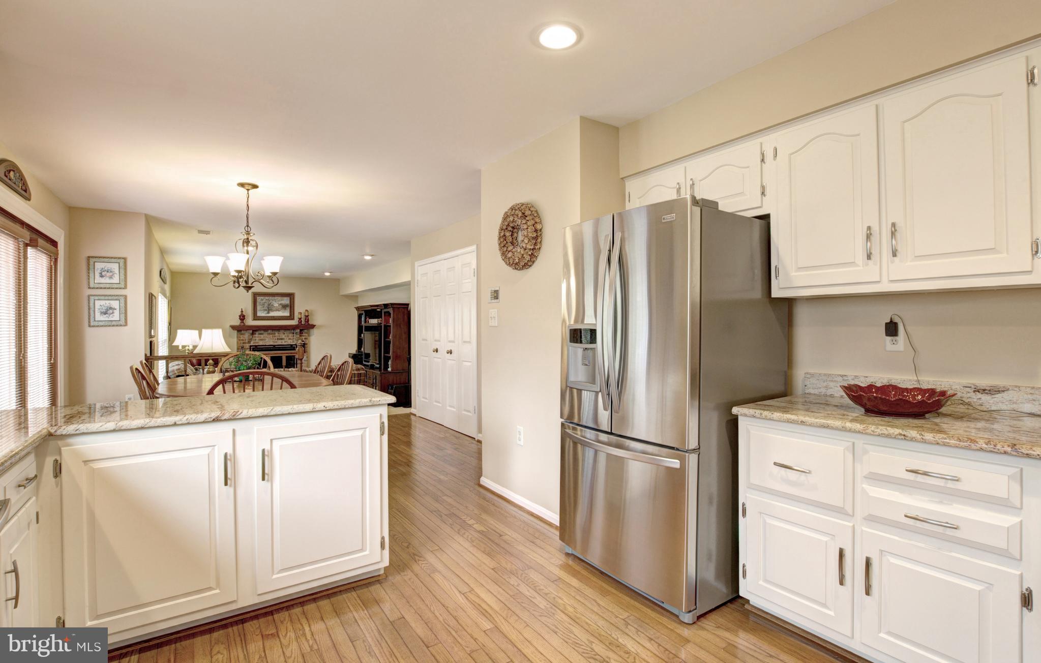 10142 Wavell Road Fairfax, VA 22032 - Photo 8 of 29 Kitchen
