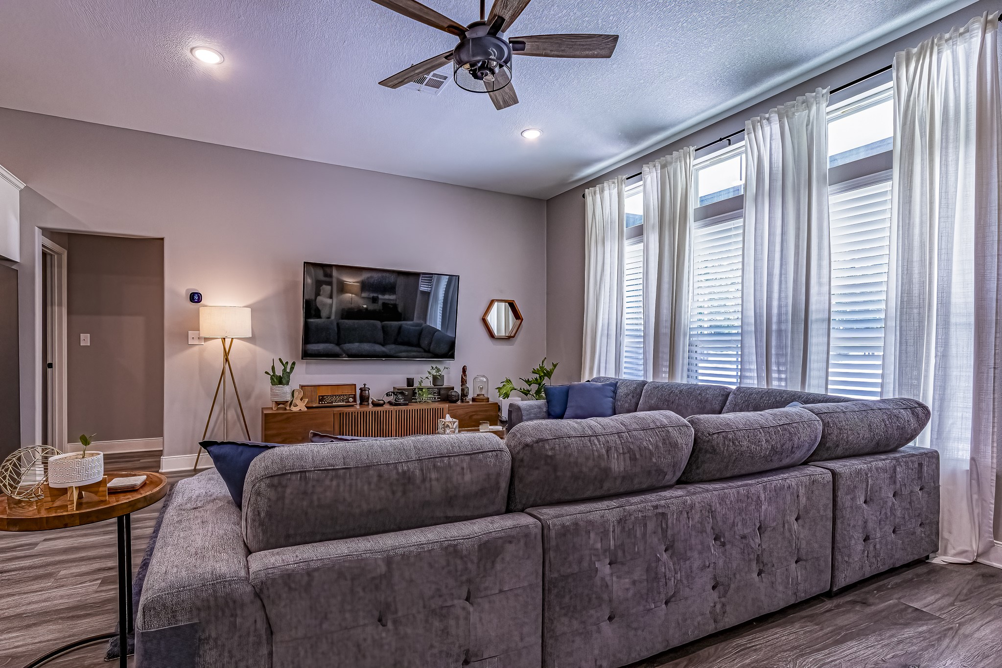 40 Bob Steele Road Coldspring, TX 77331 - Photo 16 of 50 a living room with furniture and a flat screen tv