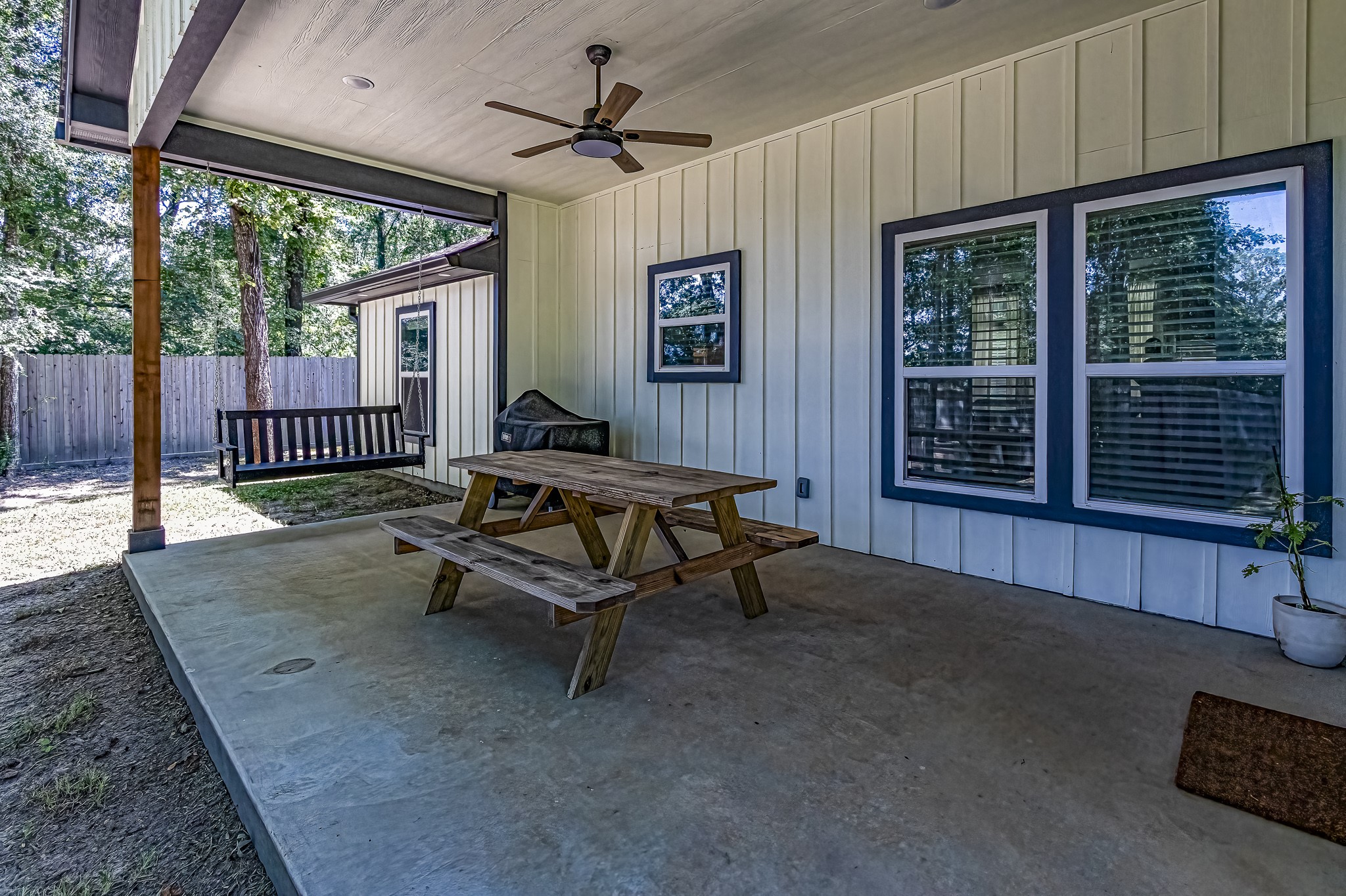 40 Bob Steele Road Coldspring, TX 77331 - Photo 33 of 50 a living room with a couch and a table