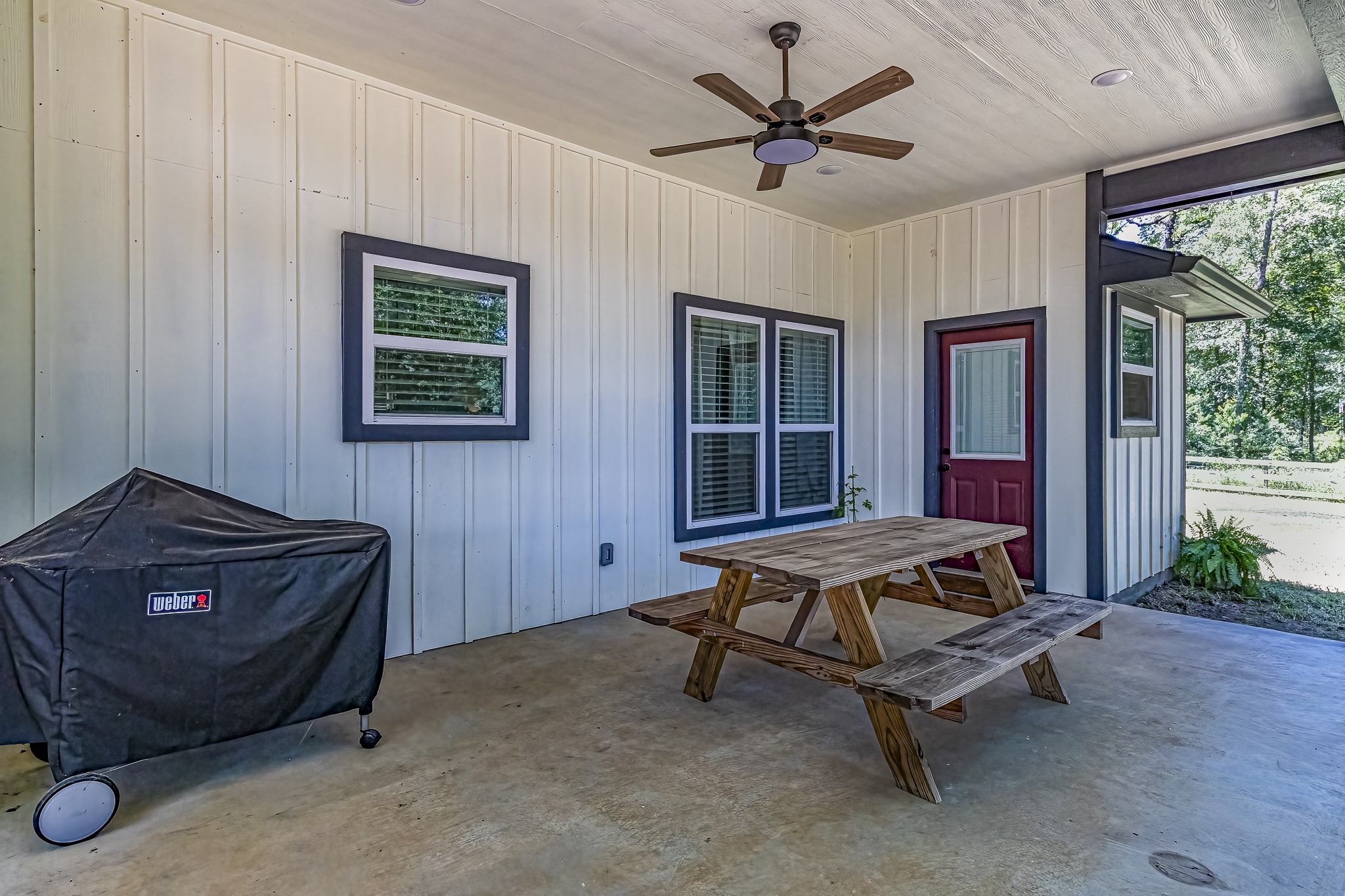 40 Bob Steele Road Coldspring, TX 77331 - Photo 34 of 50 a living room with furniture