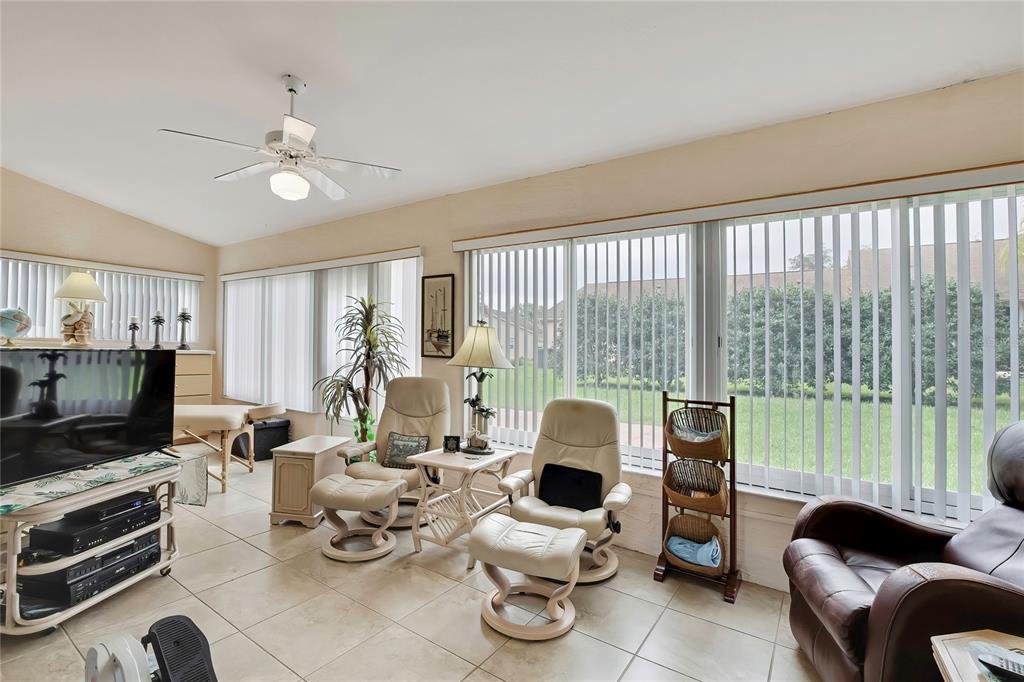 2353 Summercrest Lane Spring Hill, FL 34606 - Photo 14 of 40