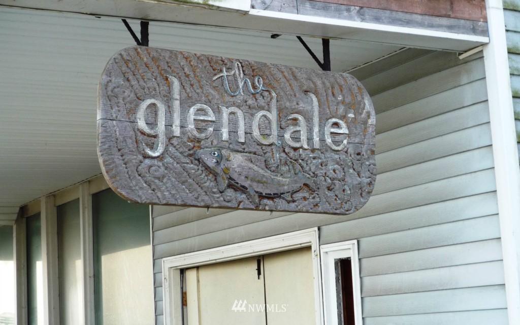 4756 Glendale Road Clinton, WA 98236 - Photo 2 of 13 Gallery Image 2