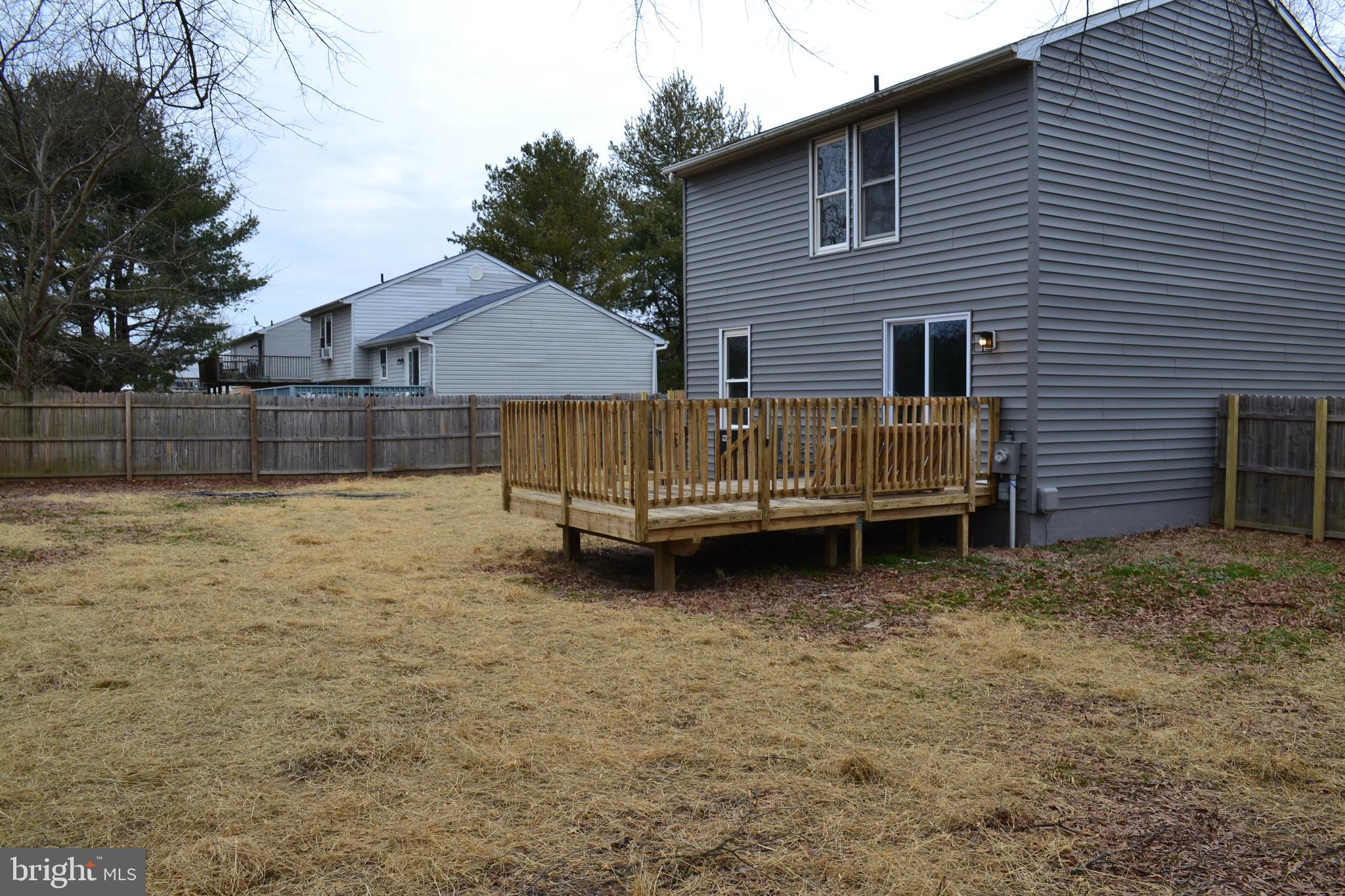 125 Cove Point Road Lusby, MD 20657 - Photo 6 of 32 Photos do no justice for size of this fenced yard