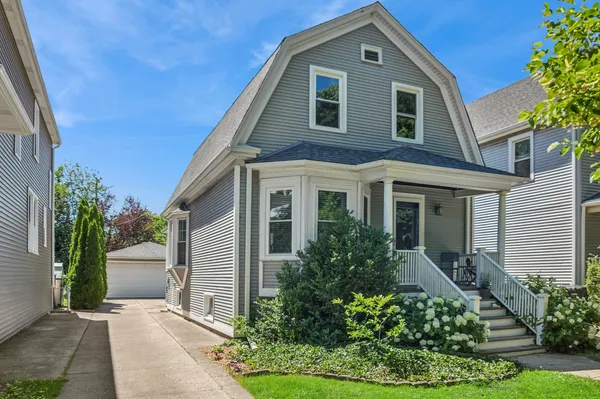 $625,000 | 4626 North Kilbourn Avenue, Chicago, IL 60630