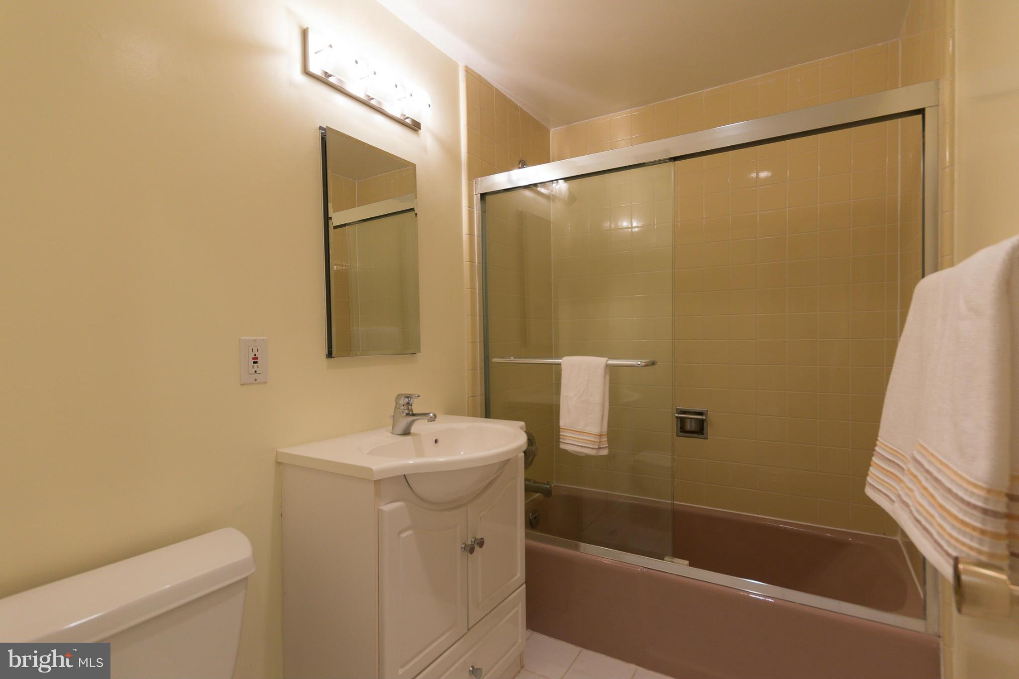 11432 Orchard Lane Reston, VA 20190 - Photo 21 of 30 Bath