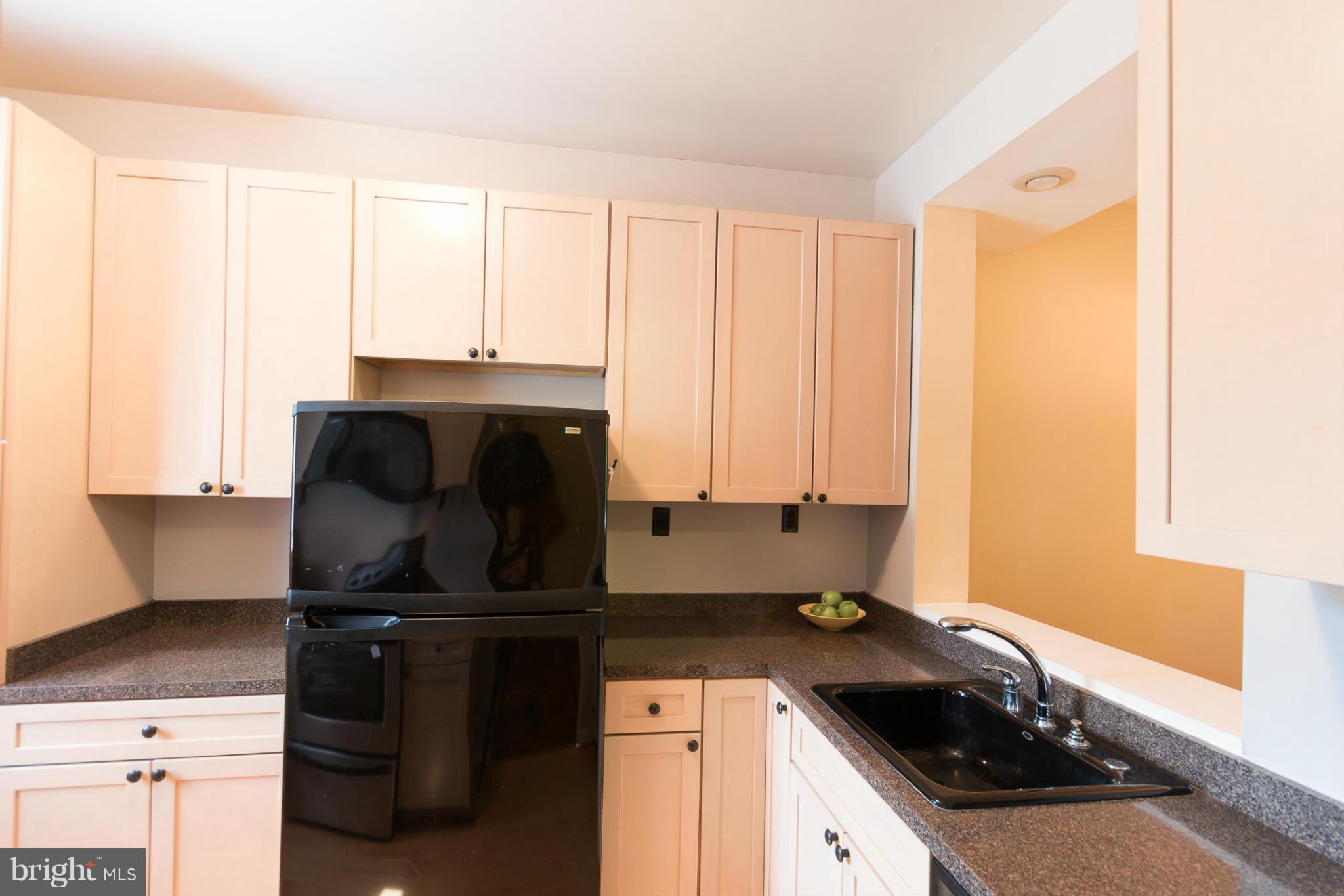 11432 Orchard Lane Reston, VA 20190 - Photo 7 of 30 Kitchen