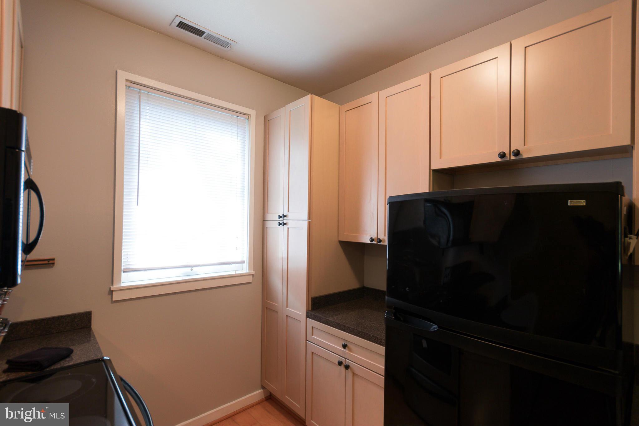 11432 Orchard Lane Reston, VA 20190 - Photo 8 of 30 Kitchen
