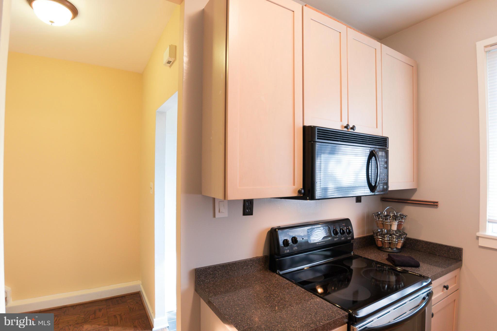 11432 Orchard Lane Reston, VA 20190 - Photo 10 of 30 Kitchen
