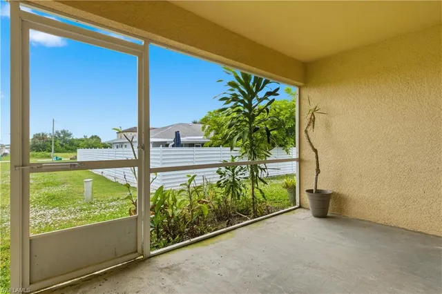 $1,800 | 516-518 Southeast 5th Place, Cape Coral, FL 33990