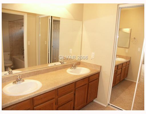 59 Prairie Dog Drive Henderson, NV 89074 - Photo 4 of 7 Master Bath/Spa.