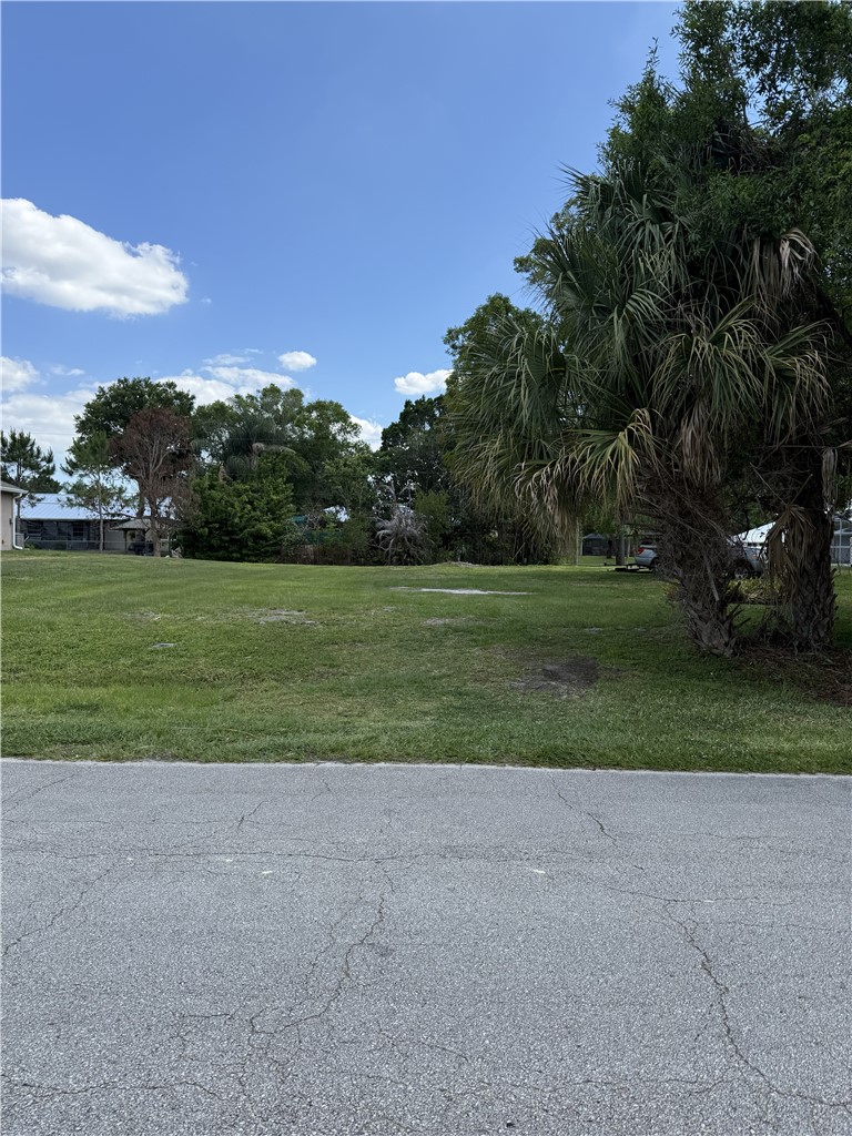 949 Riviera Avenue Sebastian, FL 32958 - Photo 6 of 7