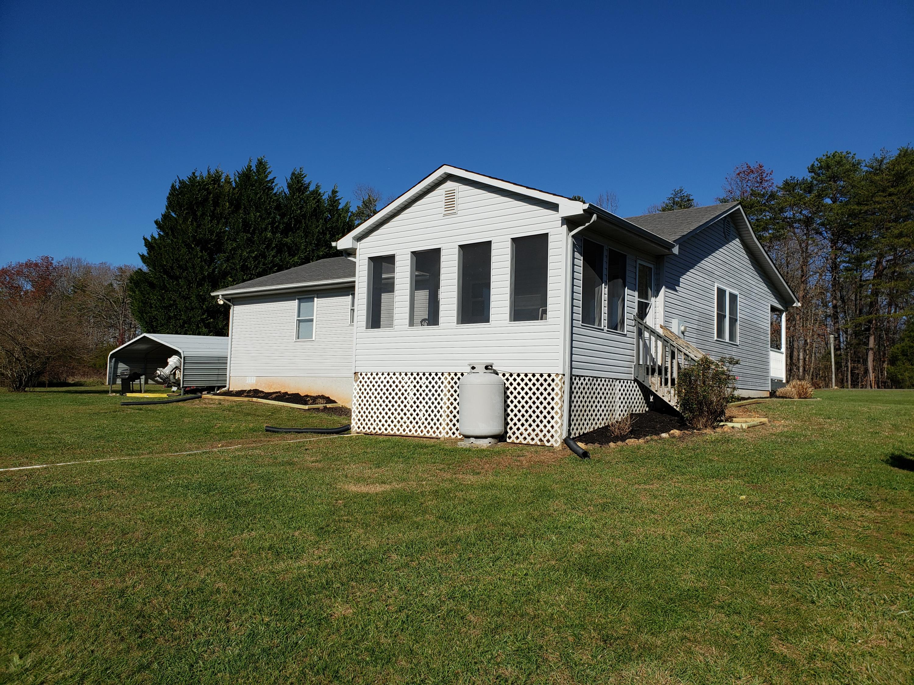 3379 Phelps Road Bedford, VA 24523 - Photo 28 of 31 Rear Side View 2