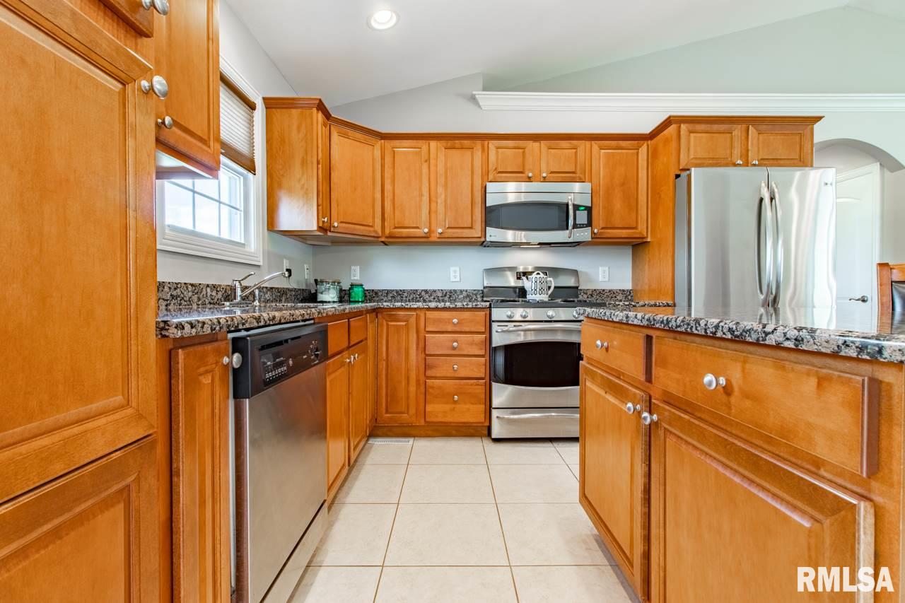 1421 Santa Fe Road Washington, IL 61571 - Photo 16 of 36 Gallery Image 16