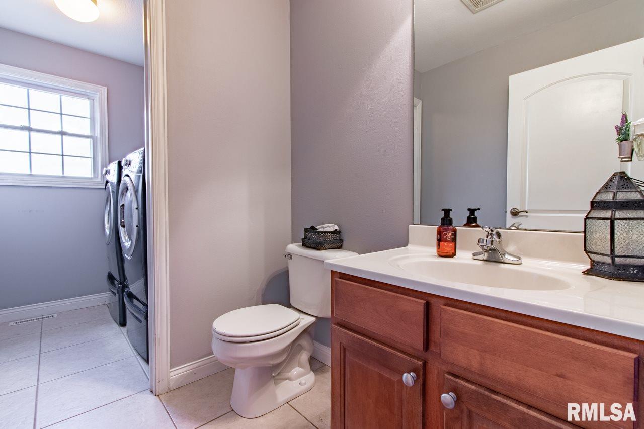 1421 Santa Fe Road Washington, IL 61571 - Photo 21 of 36 Gallery Image 21