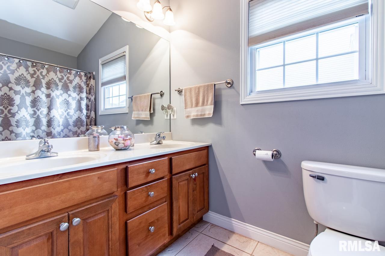 1421 Santa Fe Road Washington, IL 61571 - Photo 26 of 36 Gallery Image 26