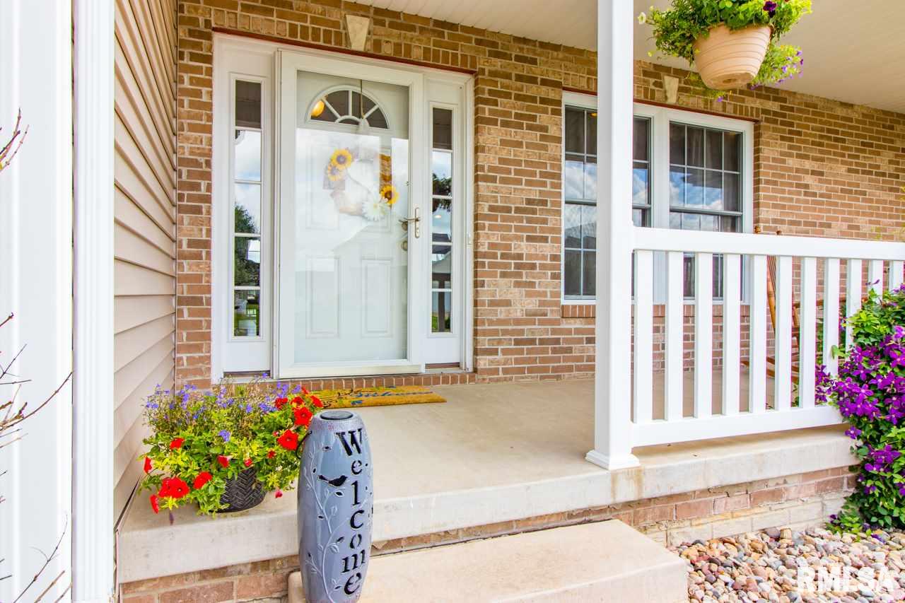 1421 Santa Fe Road Washington, IL 61571 - Photo 3 of 36 Gallery Image 3