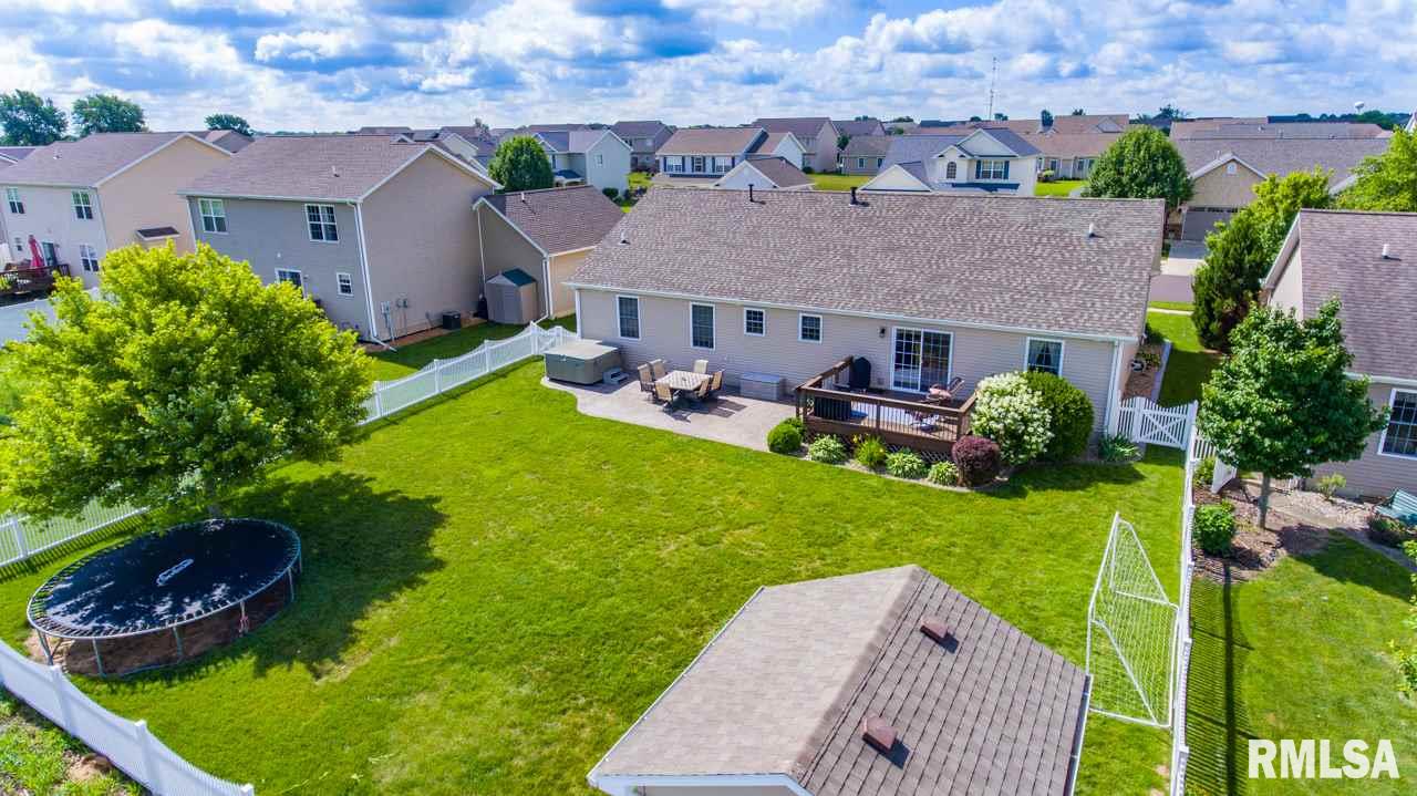1421 Santa Fe Road Washington, IL 61571 - Photo 4 of 36 Gallery Image 4