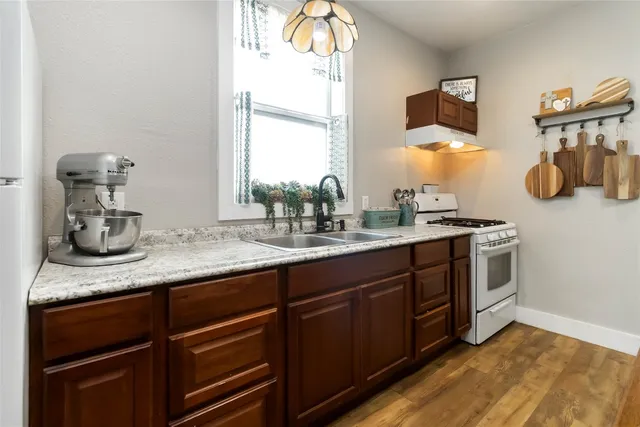 $1,299,999 | 227 Henderson Lane, Lockhart, TX 78644