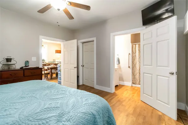 $999,999 | 227 Henderson Lane, Lockhart, TX 78644