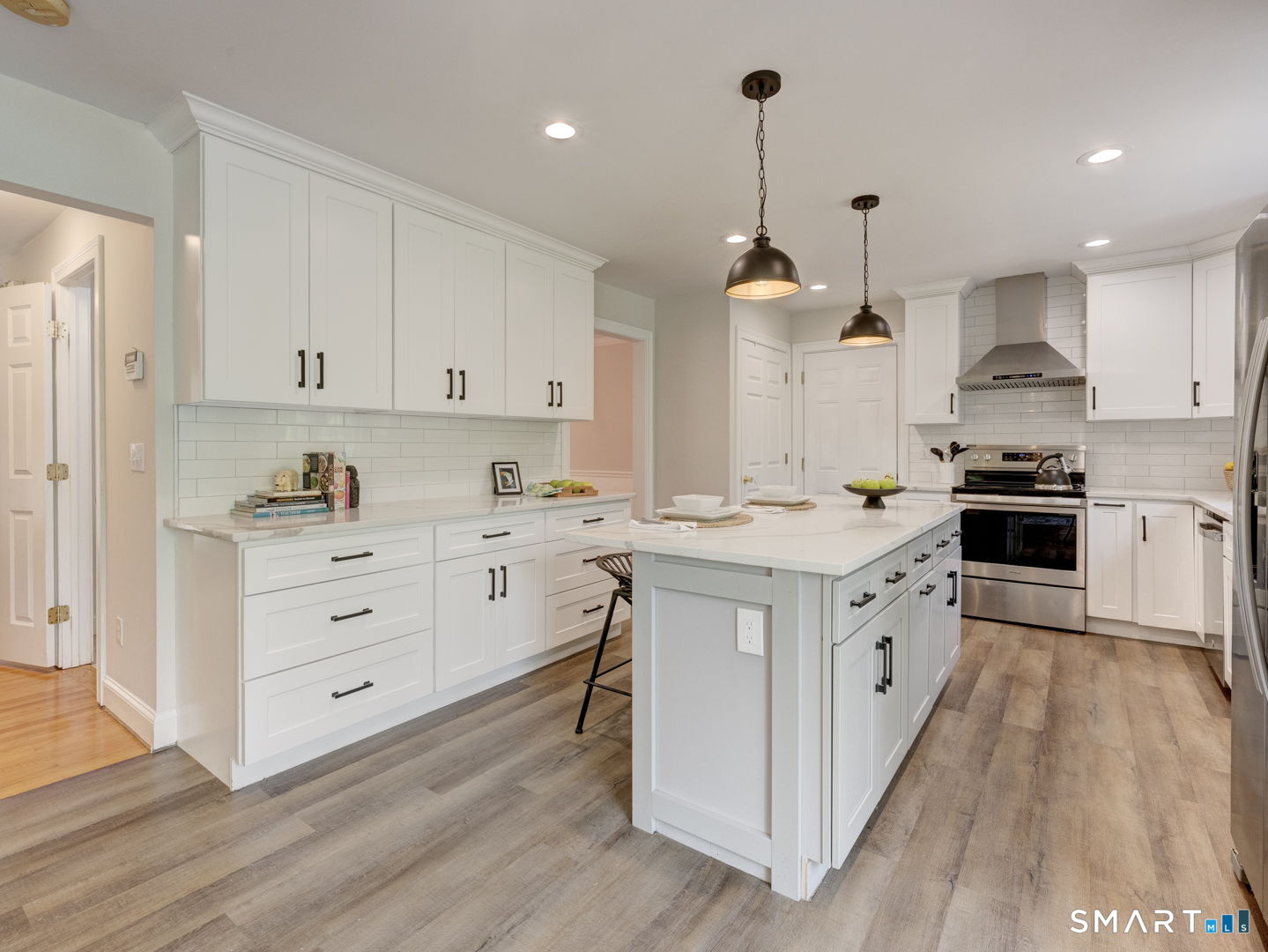 1556 Storrs Road Mansfield, CT 06268 - Photo 4 of 39