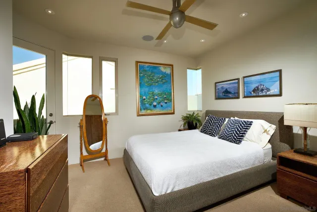 $20,000 | 3377 Ocean Front Walk, San Diego, CA 92109