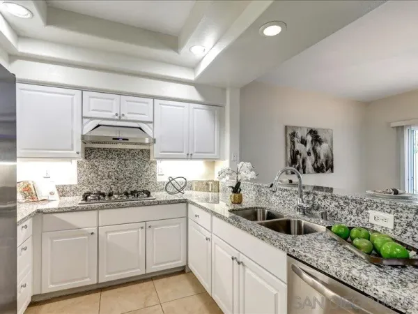 $4,800 | 8641 Via Mallorca, Unit F, La Jolla, CA 92037